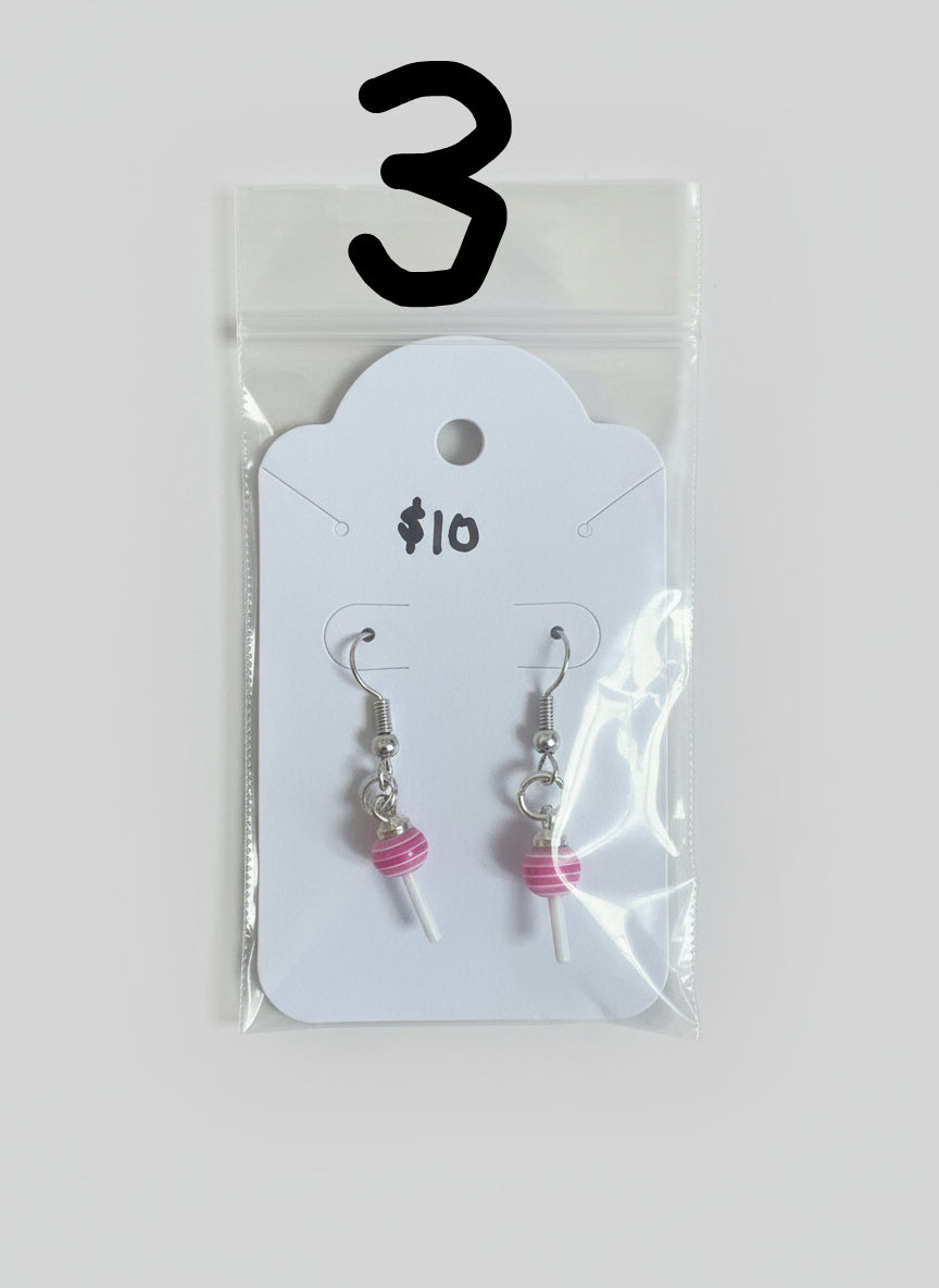 $10 Earrings